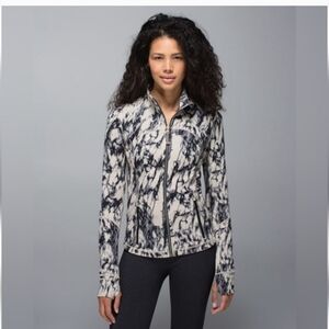 Lululemon Forme Jacket *Cuffins

Great Granite Black Mojave Tan